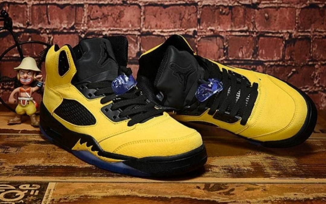 Les baskets Air Jordan 5 offrent un style audacieux et une performance exceptionnelle. leur design unique emblématique. Pas cher. Le moins cher. 