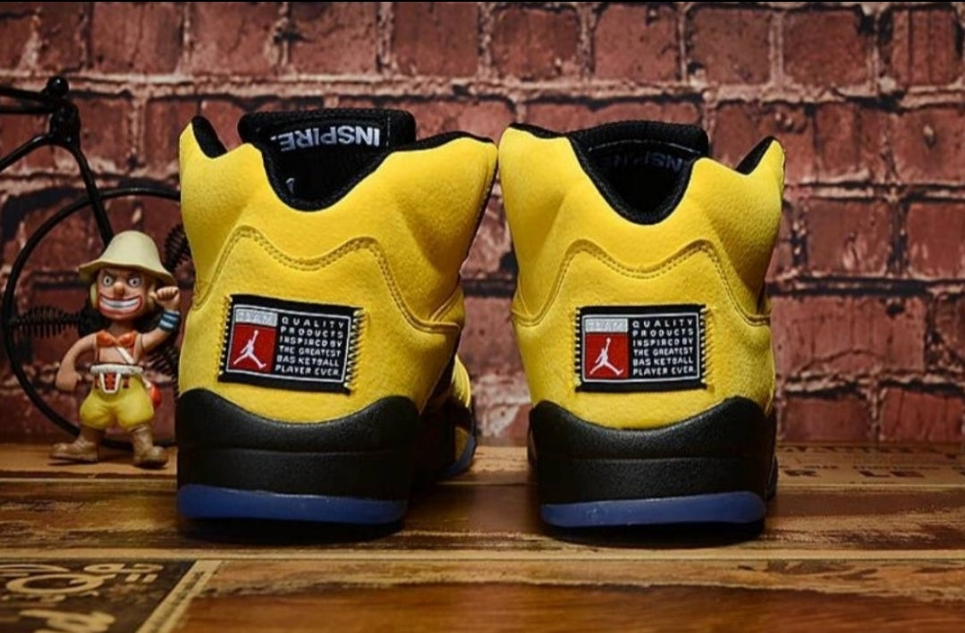 Les baskets Air Jordan 5 offrent un style audacieux et une performance exceptionnelle. leur design unique emblématique. Pas cher. Le moins cher. 