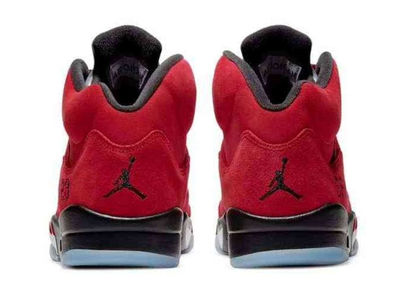 Les baskets Air Jordan 5 offrent un style audacieux et une performance exceptionnelle. leur design unique emblématique. Pas cher. Le moins cher. 