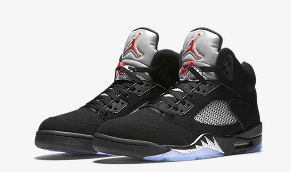 Les baskets Air Jordan 5 offrent un style audacieux et une performance exceptionnelle. leur design unique emblématique. Pas cher. Le moins cher. 