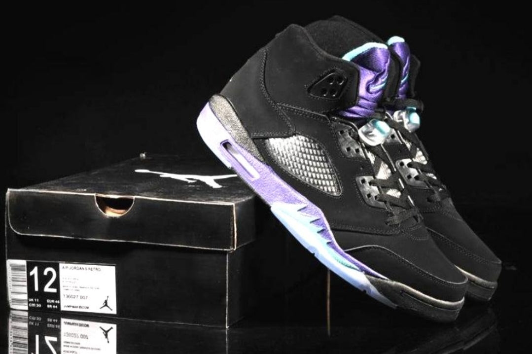 Les baskets Air Jordan 5 offrent un style audacieux et une performance exceptionnelle. leur design unique emblématique. Pas cher. Le moins cher. 