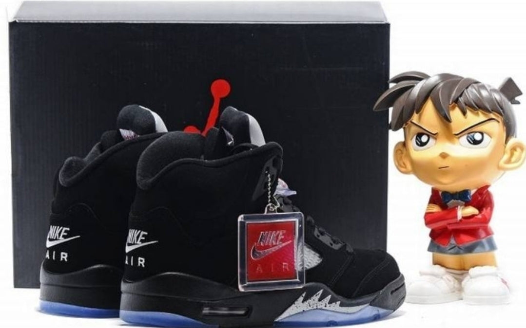 Les baskets Air Jordan 5 offrent un style audacieux et une performance exceptionnelle. leur design unique emblématique. Pas cher. Le moins cher. 