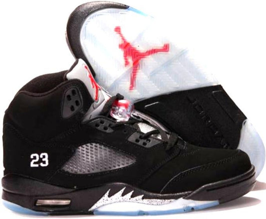 Les baskets Air Jordan 5 offrent un style audacieux et une performance exceptionnelle. leur design unique emblématique. Pas cher. Le moins cher. 