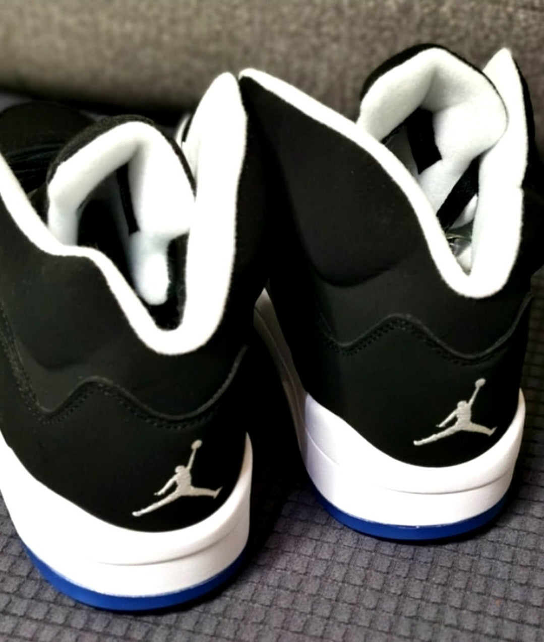 Air Jordan 5 Retro Moonlight (Oreo) sneakers