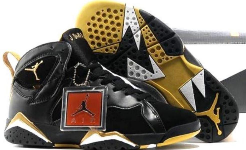 Les baskets Air Jordan 7 offrent un style iconique et une performance exceptionnelle.
  design emblématique   haute qualité. Au meilleur prix. Pas cher