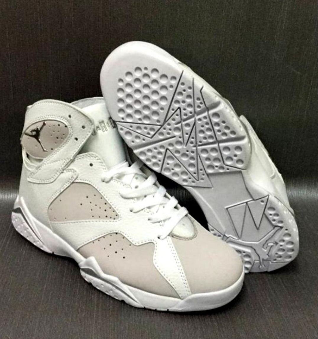 Les baskets Air Jordan 7 offrent un style iconique et une performance exceptionnelle.
  design emblématique   haute qualité. Au meilleur prix. Pas cher