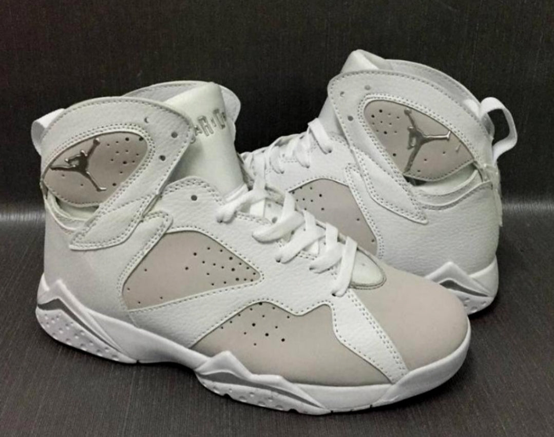 Les baskets Air Jordan 7 offrent un style iconique et une performance exceptionnelle.
  design emblématique   haute qualité. Au meilleur prix. Pas cher