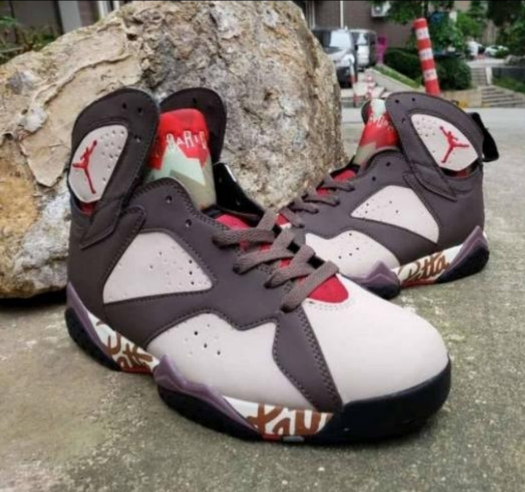 Les baskets Air Jordan 7 offrent un style iconique et une performance exceptionnelle.
  design emblématique   haute qualité. Au meilleur prix. Pas cher