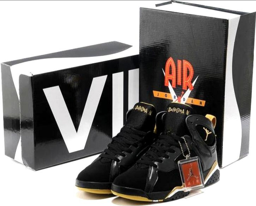 Les baskets Air Jordan 7 offrent un style iconique et une performance exceptionnelle.
  design emblématique   haute qualité. Au meilleur prix. Pas cher