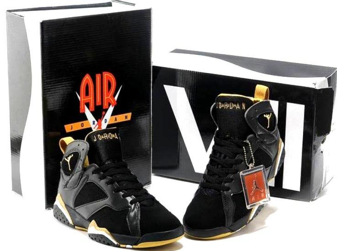 Les baskets Air Jordan 7 offrent un style iconique et une performance exceptionnelle.
  design emblématique   haute qualité. Au meilleur prix. Pas cher