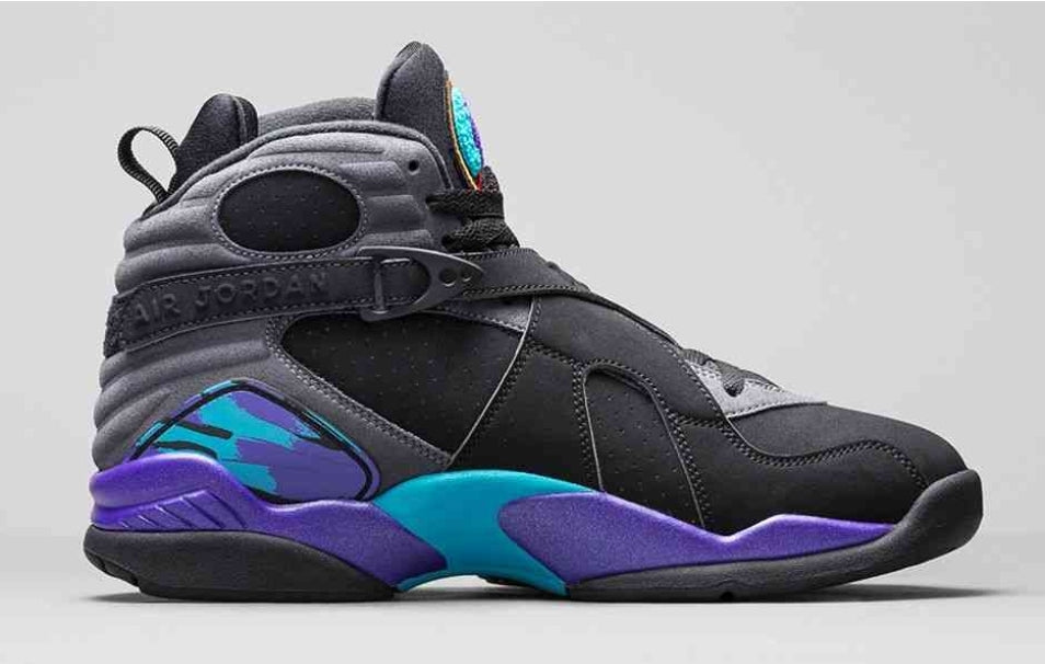 Les baskets Air Jordan 8 offrent un style audacieux et une performance exceptionnelle.

De plus, leur design distinctif et l'utilisation.