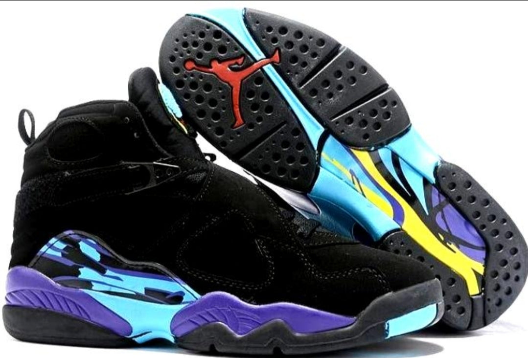 Les baskets Air Jordan 8 offrent un style audacieux et une performance exceptionnelle.

De plus, leur design distinctif et l'utilisation.