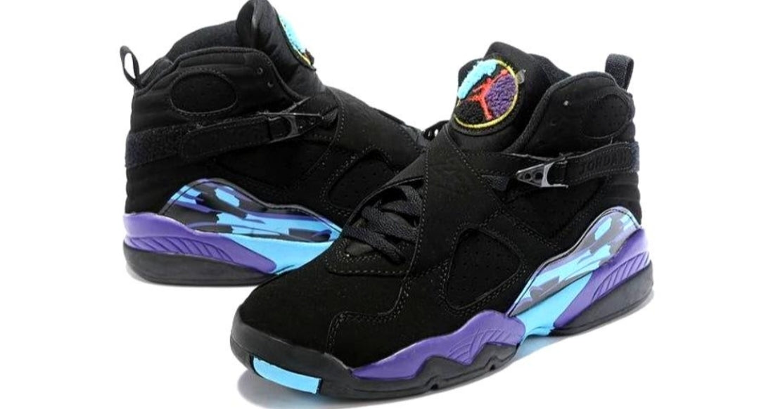 Les baskets Air Jordan 8 offrent un style audacieux et une performance exceptionnelle.

De plus, leur design distinctif et l'utilisation.