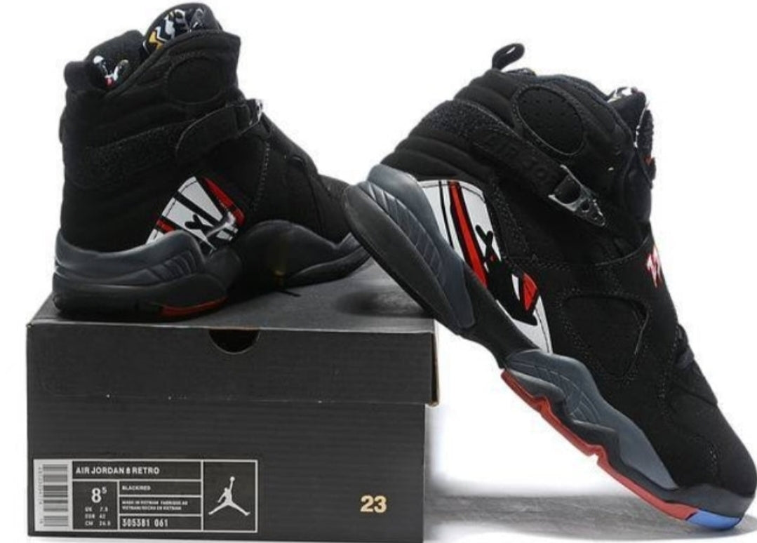 Les baskets Air Jordan 8 offrent un style audacieux et une performance exceptionnelle.

De plus, leur design distinctif et l'utilisation.