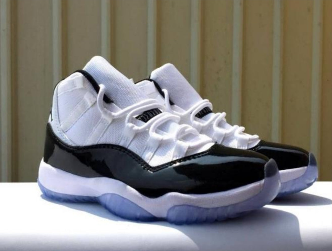 Les baskets Air Jordan 11 offrent un style légendaire et une performance exceptionnelle.design unique 
Pas Cher. moin cher.