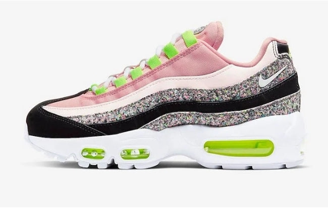 Les baskets Nike Air Max 95 Femme incarnent parfaitement l'évolution emblématique de la ligne Nike.