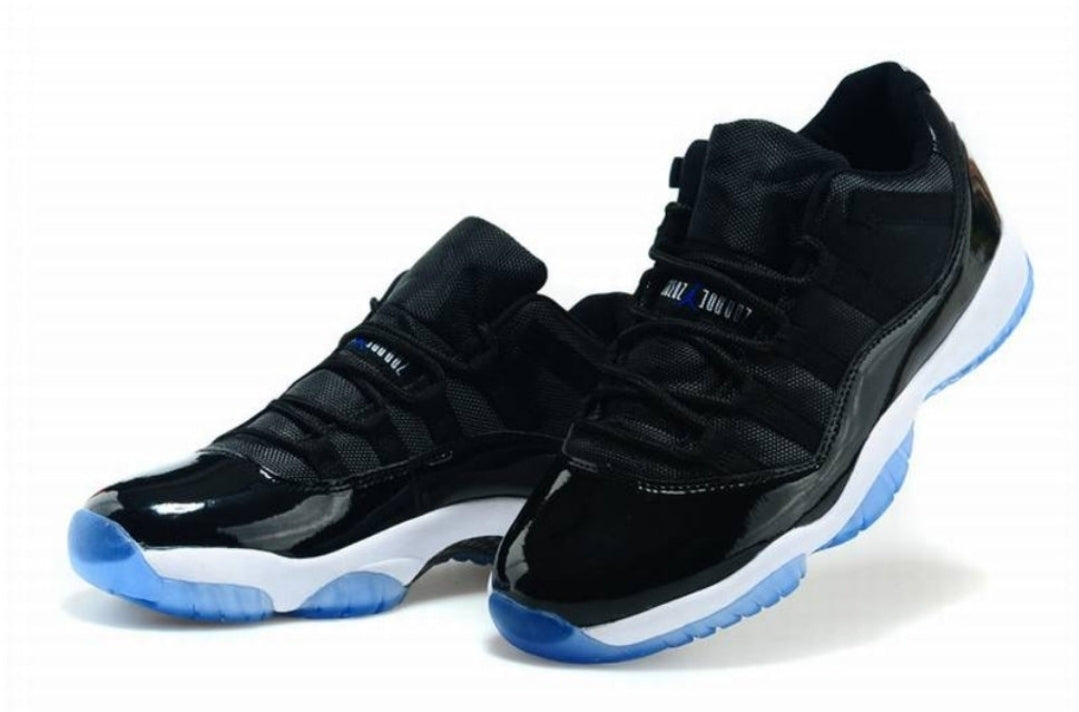 Les baskets Air Jordan 11 offrent un style légendaire et une performance exceptionnelle.design unique 
Pas Cher. moin cher.
