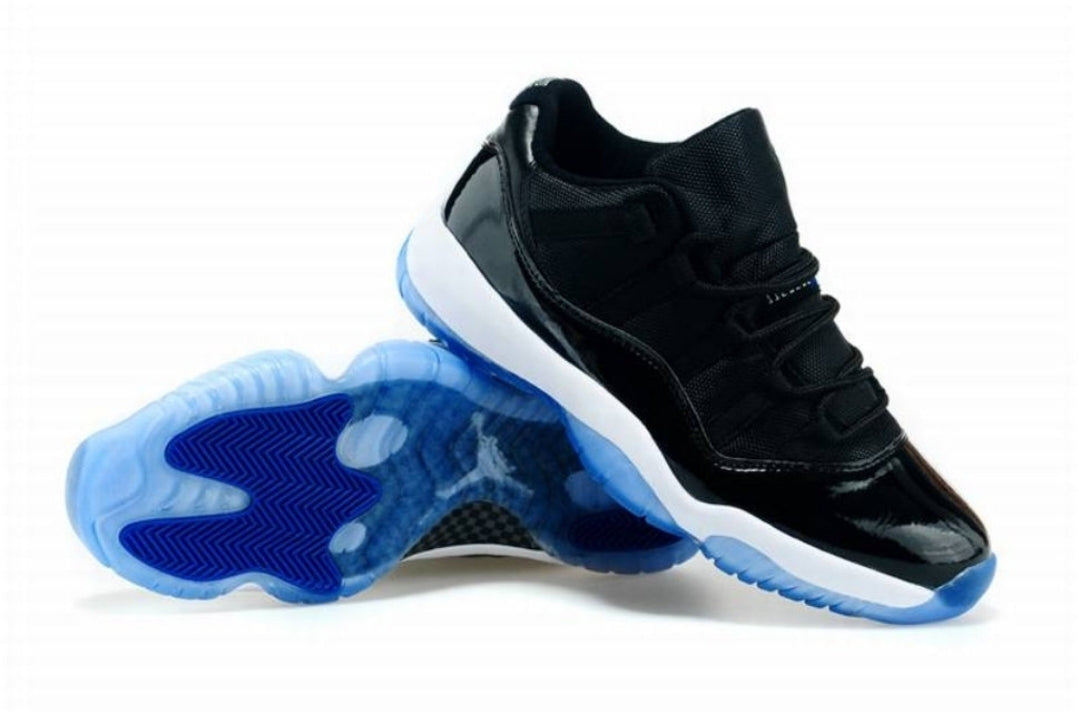 Les baskets Air Jordan 11 offrent un style légendaire et une performance exceptionnelle.design unique 
Pas Cher. moin cher.