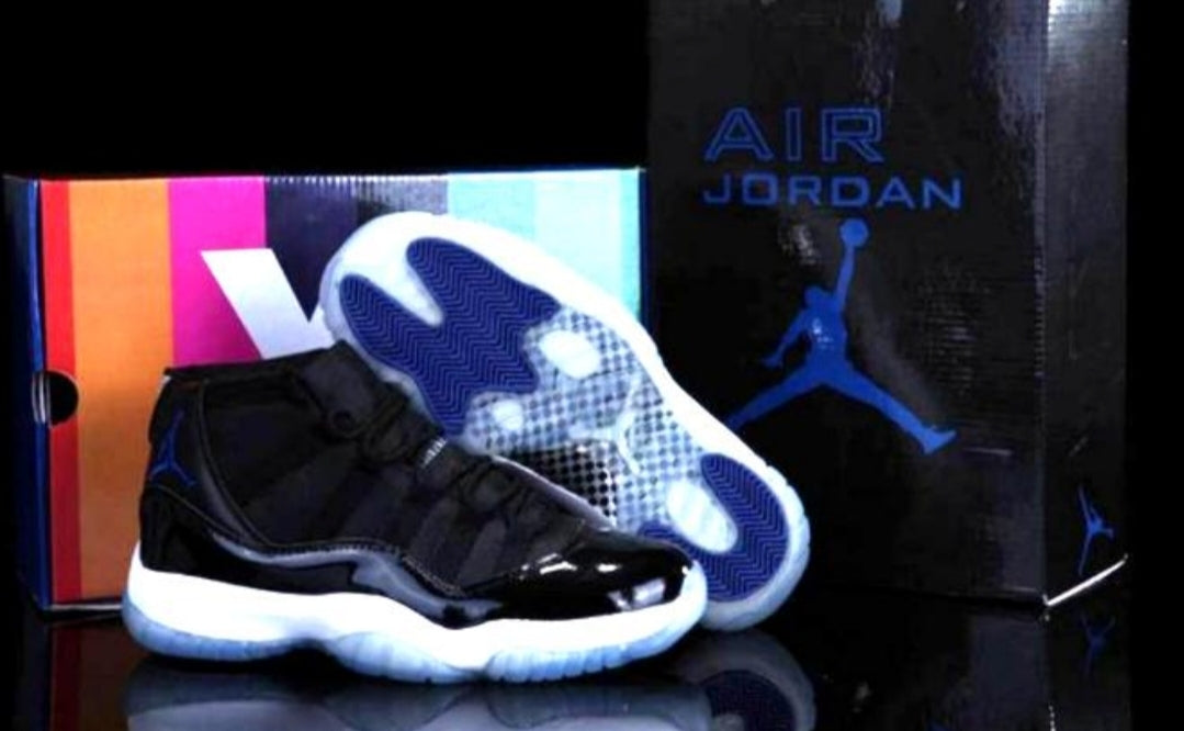 Les baskets Air Jordan 11 offrent un style légendaire et une performance exceptionnelle.design unique 
Pas Cher. moin cher.