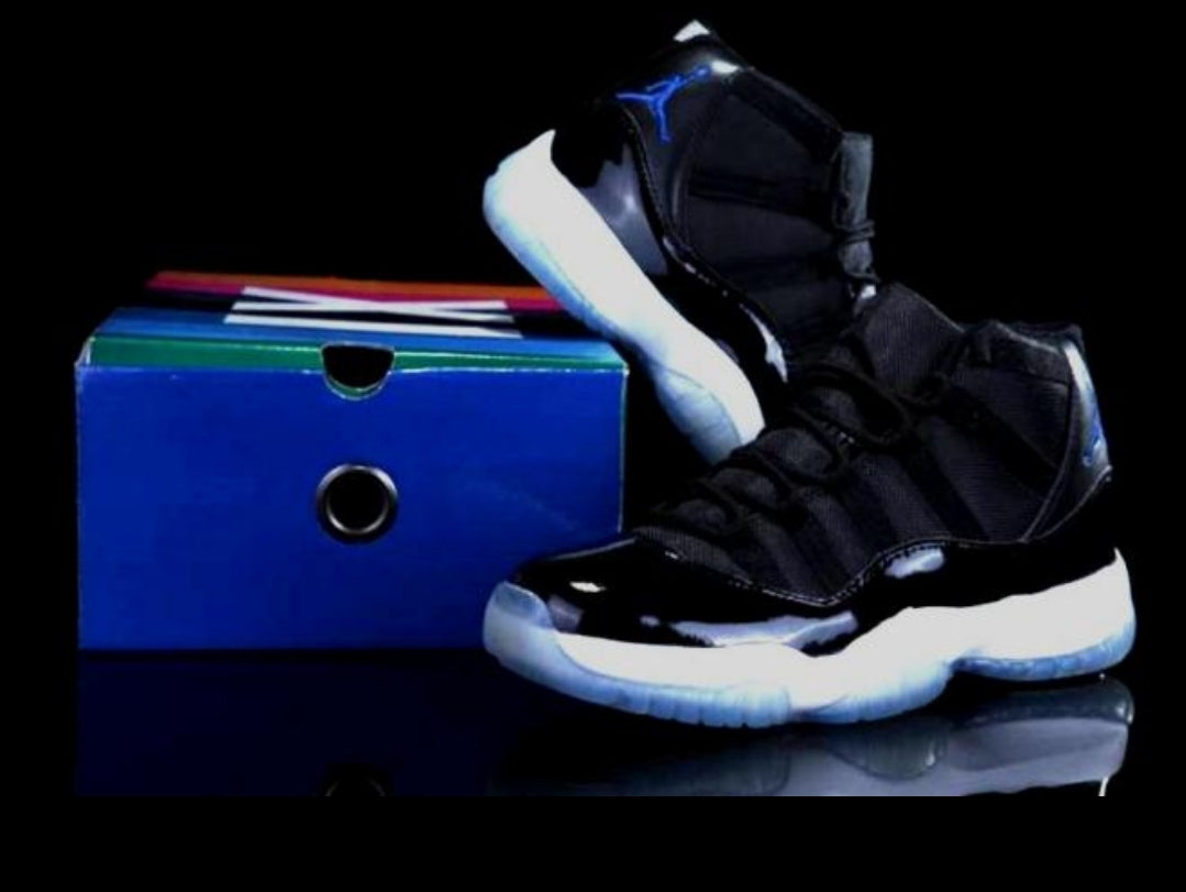 Les baskets Air Jordan 11 offrent un style légendaire et une performance exceptionnelle.design unique 
Pas Cher. moin cher.