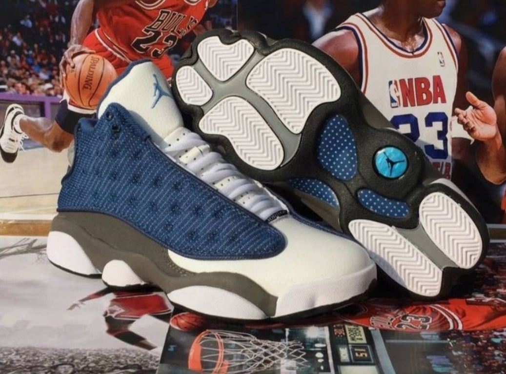 Les baskets Air Jordan 13 offrent un style emblématique et une performance exceptionnelle.
 design distinctif .pas Cher. Moins cher.