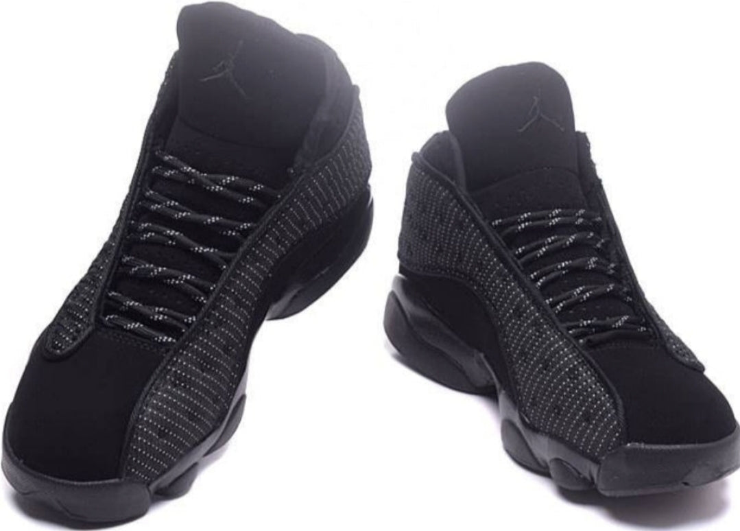 Les baskets Air Jordan 13 offrent un style emblématique et une performance exceptionnelle.
 design distinctif .pas Cher. Moins cher.