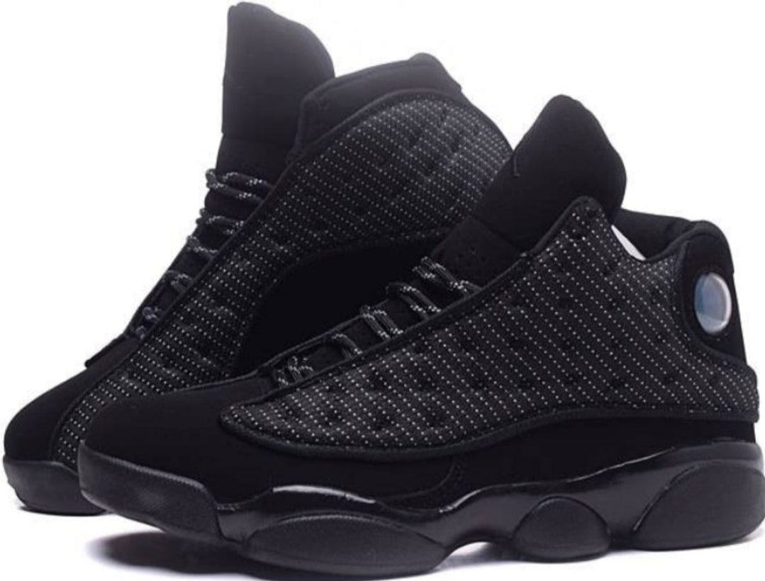 Les baskets Air Jordan 13 offrent un style emblématique et une performance exceptionnelle.
 design distinctif .pas Cher. Moins cher.