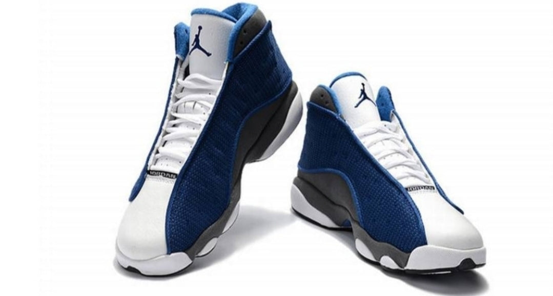 Les baskets Air Jordan 13 offrent un style emblématique et une performance exceptionnelle.
 design distinctif .pas Cher. Moins cher.