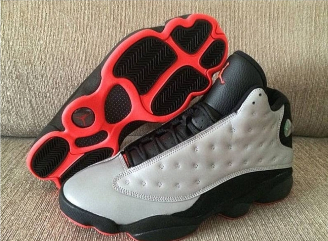 Les baskets Air Jordan 13 offrent un style emblématique et une performance exceptionnelle.
 design distinctif .pas Cher. Moins cher.