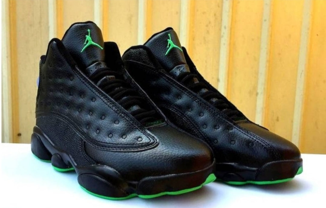 Les baskets Air Jordan 13 offrent un style emblématique et une performance exceptionnelle.
 design distinctif .pas Cher. Moins cher.