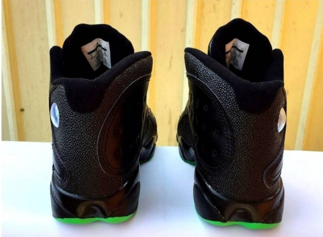 Les baskets Air Jordan 13 offrent un style emblématique et une performance exceptionnelle.
 design distinctif .pas Cher. Moins cher.