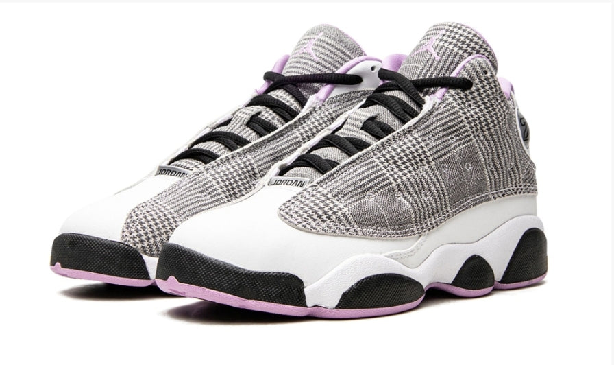 Les baskets Air Jordan 13 offrent un style emblématique et une performance exceptionnelle.
 design distinctif .pas Cher. Moins cher.