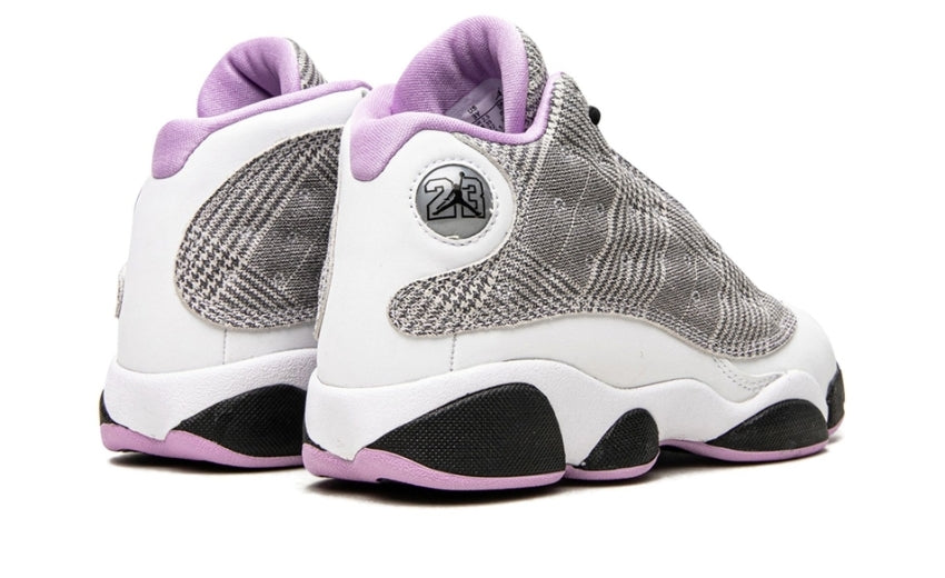Les baskets Air Jordan 13 offrent un style emblématique et une performance exceptionnelle.
 design distinctif .pas Cher. Moins cher.