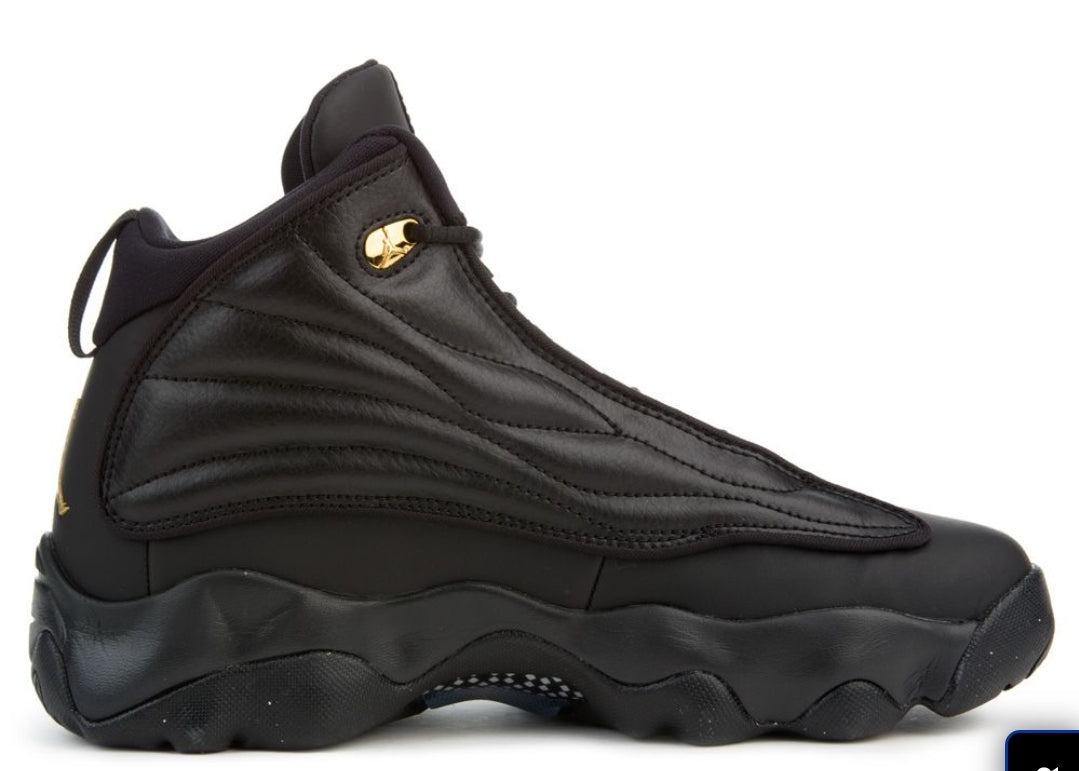 Les baskets Air Jordan 13 offrent un style emblématique et une performance exceptionnelle.
 design distinctif .pas Cher. Moins cher.