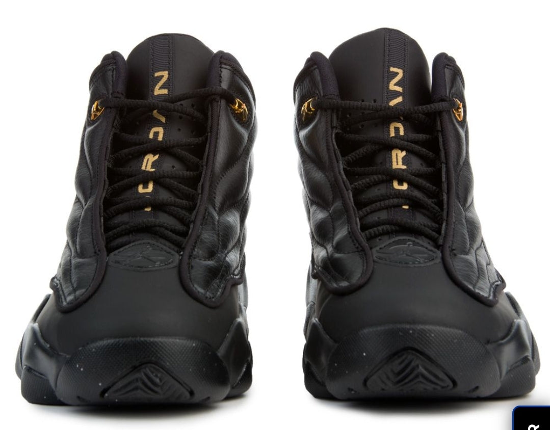 Les baskets Air Jordan 13 offrent un style emblématique et une performance exceptionnelle.
 design distinctif .pas Cher. Moins cher.