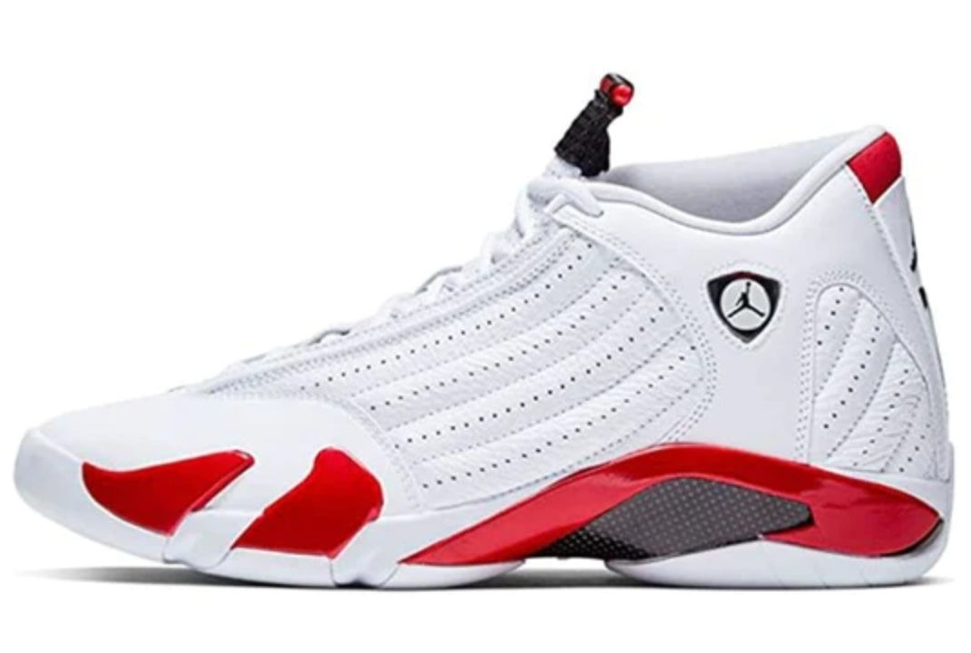 Les baskets Air Jordan 14 offrent un style emblématique et une performance exceptionnelle.

 design distinctif. Pas cher. Moins cher.