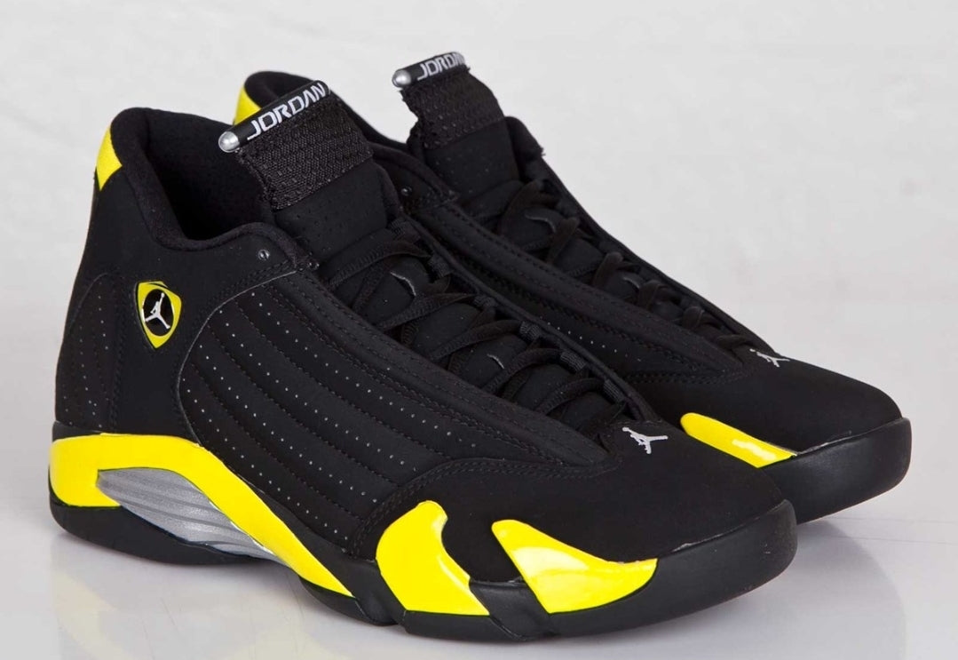 Les baskets Air Jordan 14 offrent un style emblématique et une performance exceptionnelle.

 design distinctif. Pas cher. Moins cher.