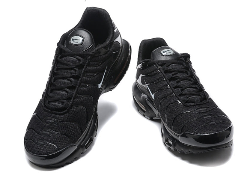 Les  Baskets Nike Air Max Tn incarnent un style emblématique et une performance supérieure.

 leur design distinctif, pas cher le moins cher.