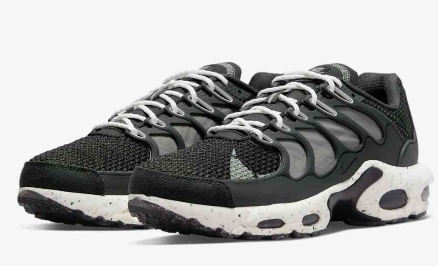  Les baskets Nike TN Air Max Terrascape Plus offrent un style polyvalent et une performance robuste.

 design distinctif.pas cher. Le moins cher.