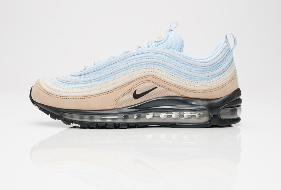 Les baskets Nike Air Max 97 sont synonymes de style emblématique et de confort absolu. Leur design ondulé distinctif.pas cher. Le moins cher. 