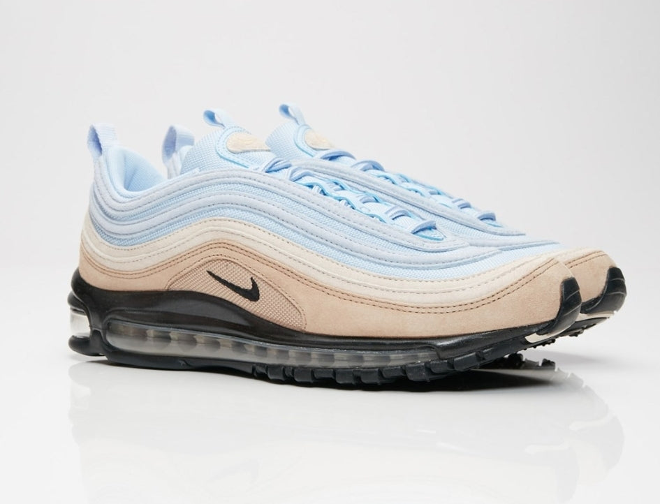 Les baskets Nike Air Max 97 sont synonymes de style emblématique et de confort absolu. Leur design ondulé distinctif.pas cher. Le moins cher. 