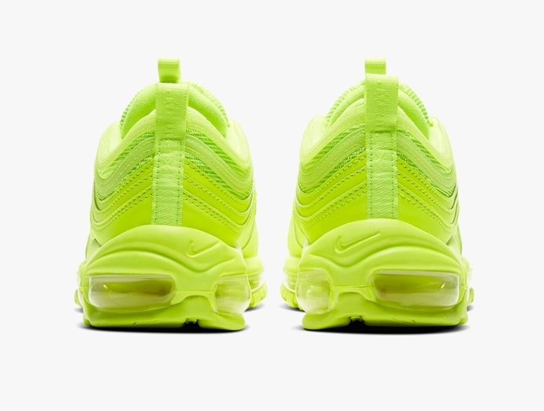Les baskets Nike Air Max 97 sont synonymes de style emblématique et de confort absolu. Leur design ondulé distinctif.pas cher. Le moins cher. 