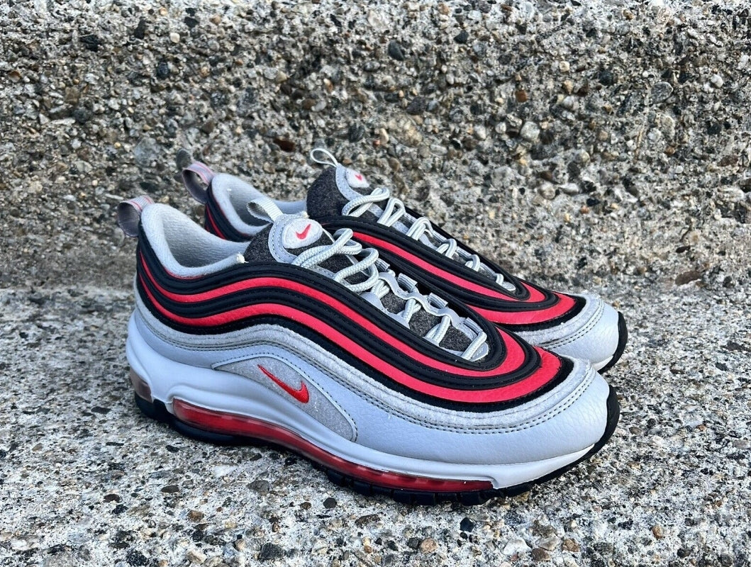 Les baskets Nike Air Max 97 sont synonymes de style emblématique et de confort absolu. Leur design ondulé distinctif.pas cher. Le moins cher. 