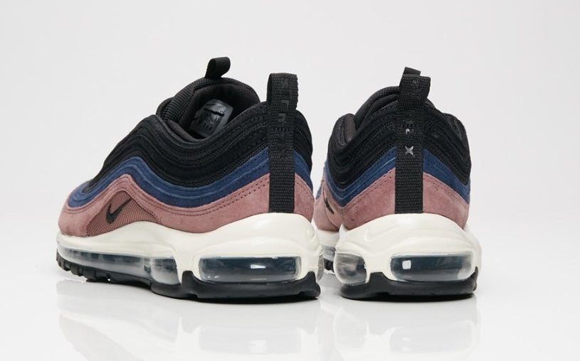 Les baskets Nike Air Max 97 sont synonymes de style emblématique et de confort absolu. Leur design ondulé distinctif.pas cher. Le moins cher. 
