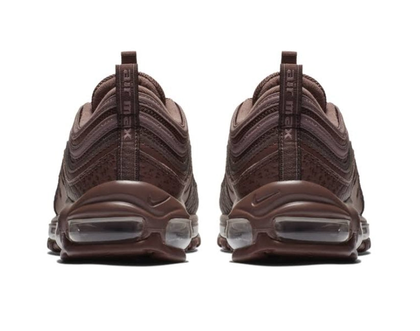 Les baskets Nike Air Max 97 sont synonymes de style emblématique et de confort absolu. Leur design ondulé distinctif.pas cher. Le moins cher. 