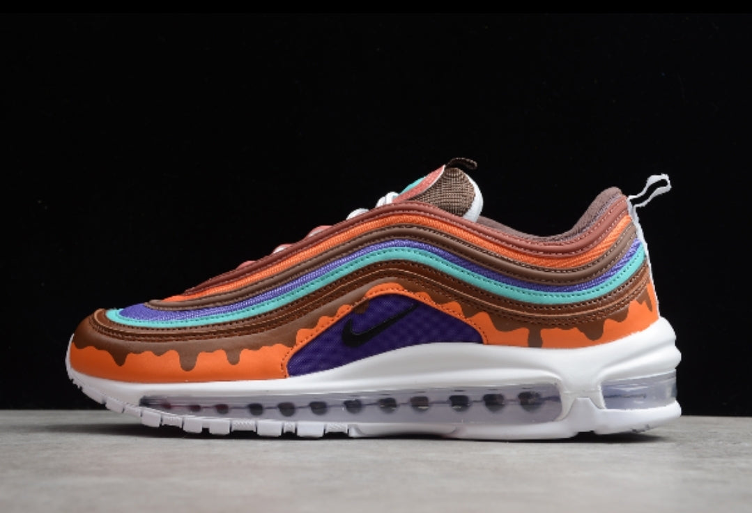 Les baskets Nike Air Max 97 sont synonymes de style emblématique et de confort absolu. Leur design ondulé distinctif.pas cher. Le moins cher. 