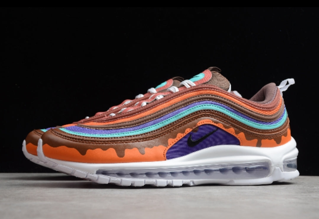 Les baskets Nike Air Max 97 sont synonymes de style emblématique et de confort absolu. Leur design ondulé distinctif.pas cher. Le moins cher. 