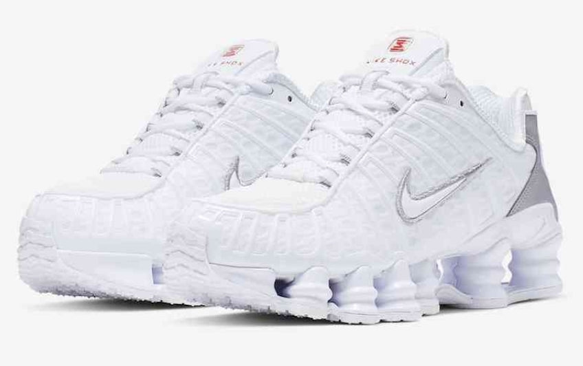 Les baskets Nike Shox TL allient un style avant-gardiste et une innovation technique avancée. Leur design unique et leurs détails sophistiqués.