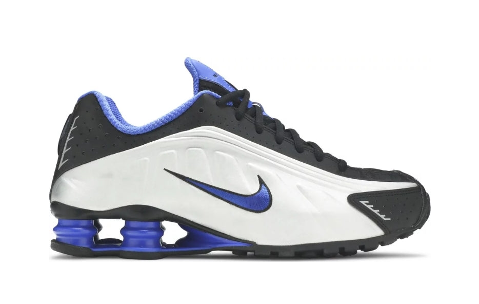 Les baskets Nike Shox R4 combinent style audacieux et innovation technologique exceptionnel et indispensable. Pas Cher. Le moins cher.