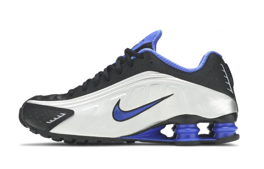 Les baskets Nike Shox R4 combinent style audacieux et innovation technologique exceptionnel et indispensable. Pas Cher. Le moins cher.